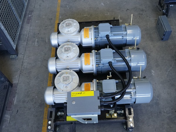 施工升降機使用的普通電機與變頻電機區別有哪些？
